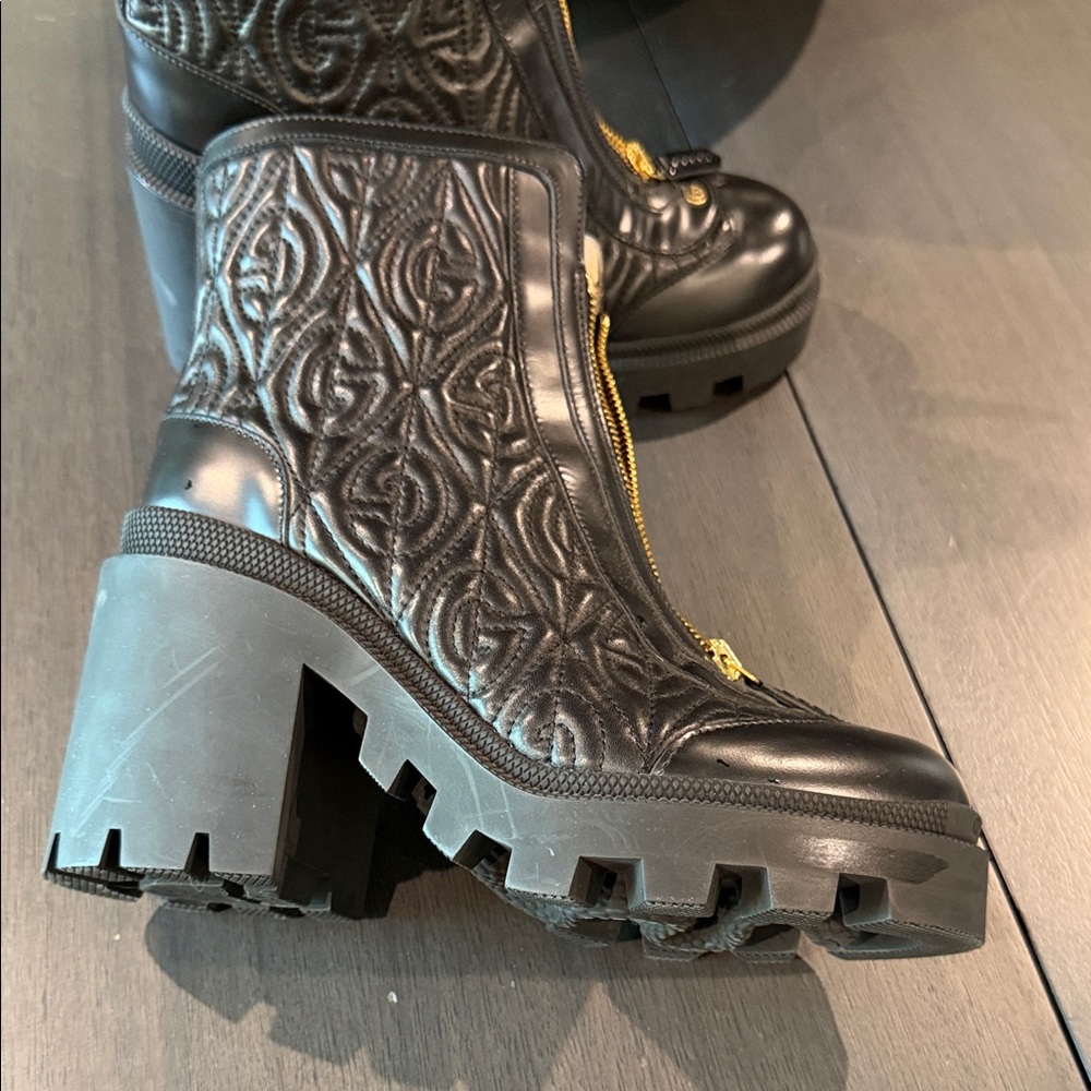 Gucci Black Quilted Leather Platform Zip Ankle Boots with Gold Hardware - Picture 16 of 17